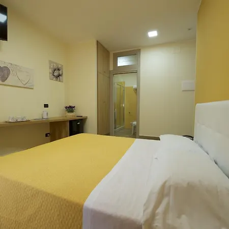 Relais Piazza Garibaldi Konukevi